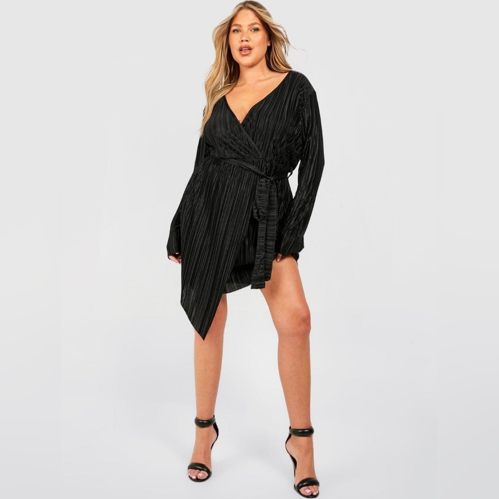NWT Boohoo Plisse Wrap Pleated Mini Dress Size 22